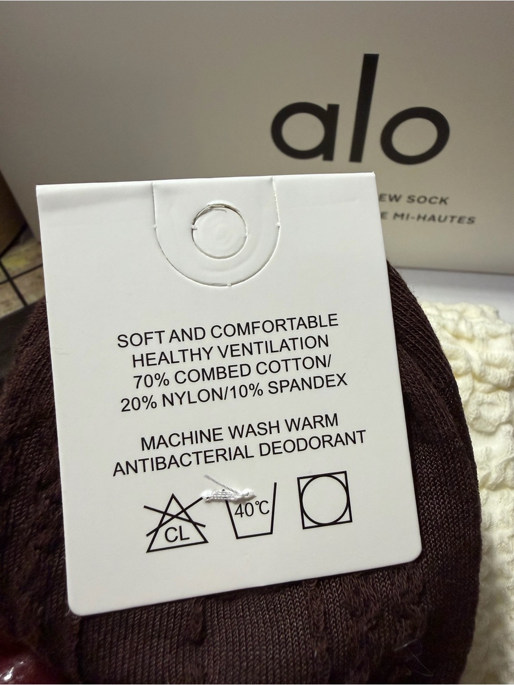 ALO Yoga Cable Crew Socks in Cream, Tan & Brown - Picture 7 of 8